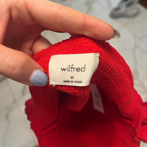 Aritzia tempest blouse t shirt - Picture 3 of 3